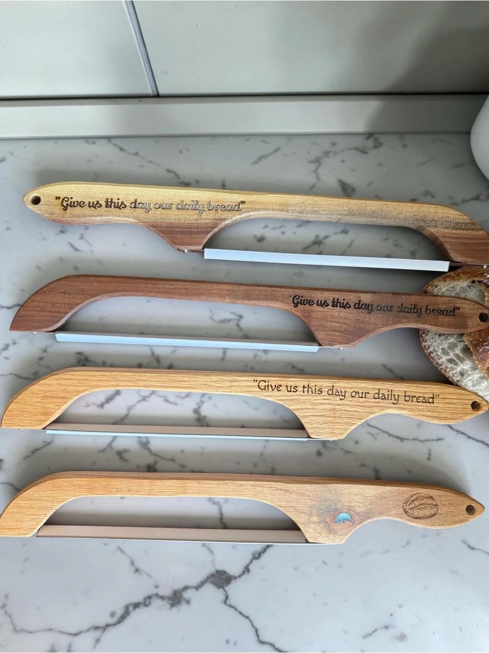 Wooden Serrated Bread Knife - Natural Wood Finish